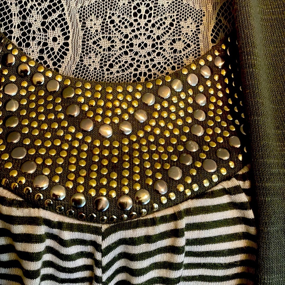 HeartSoul Women’s Top - Picture 2 of 12